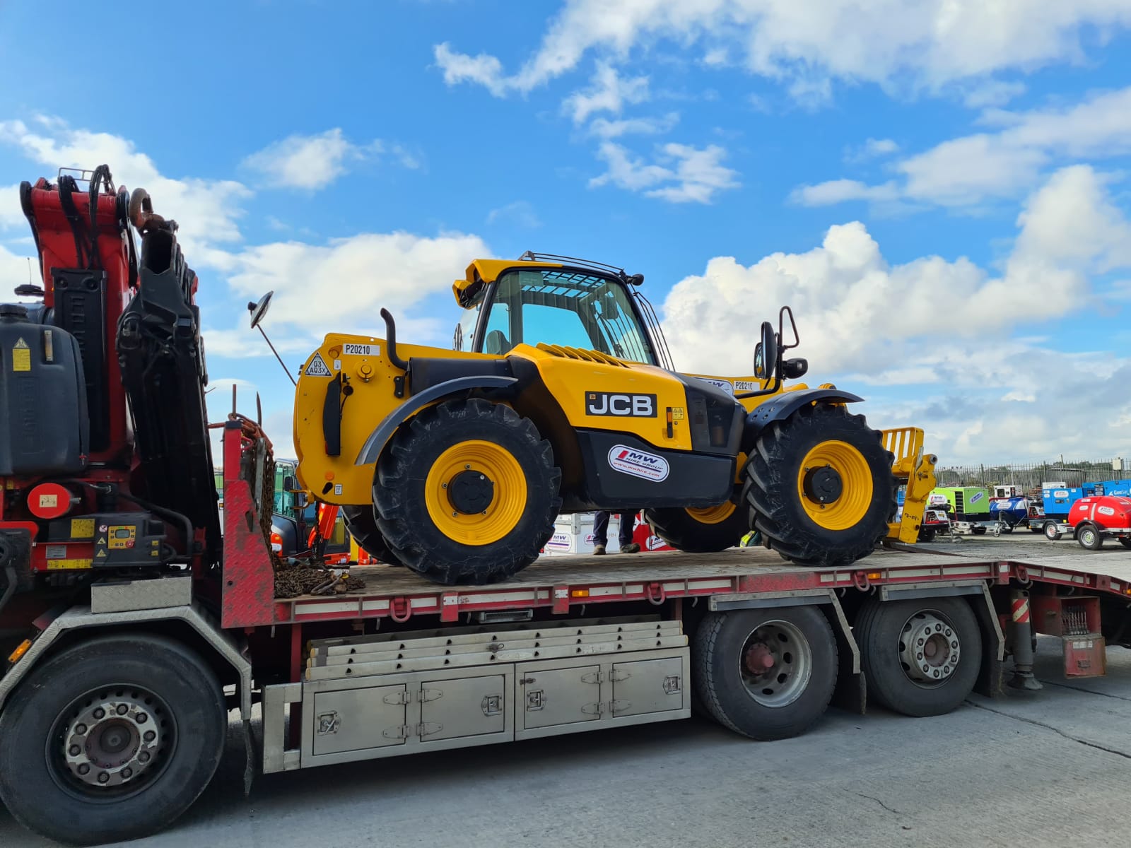 JCB 7m SOLD to a local feed merchant